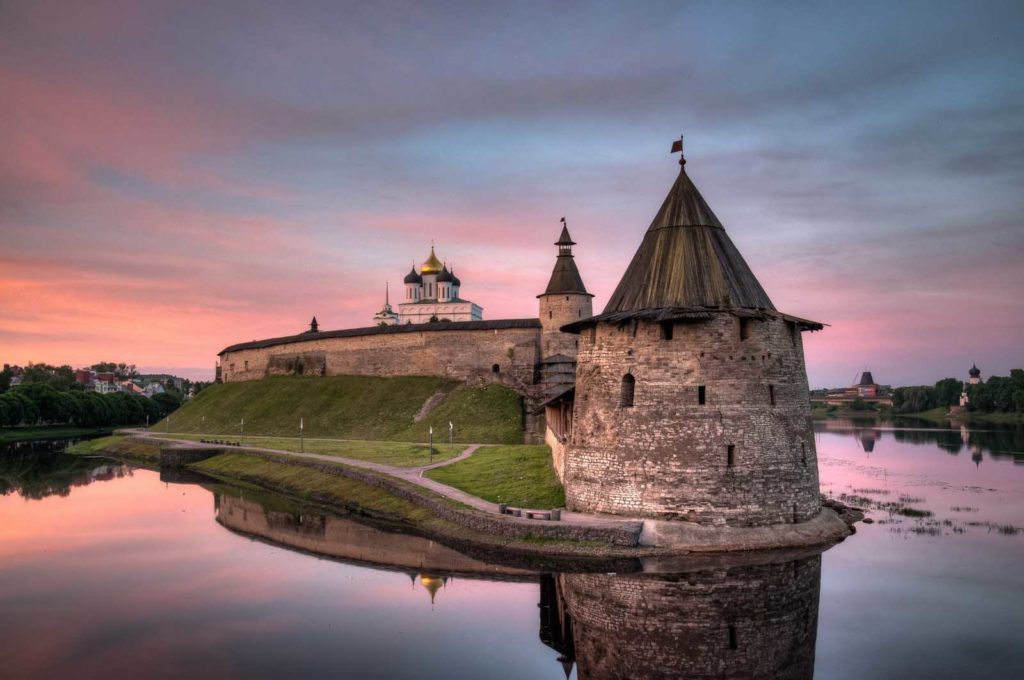 Экскурсии в Пскове. Вид на Кремль